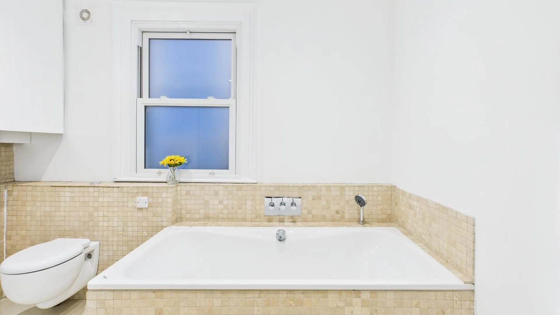 New Queens Road Property By Signature Stays Cheltenham