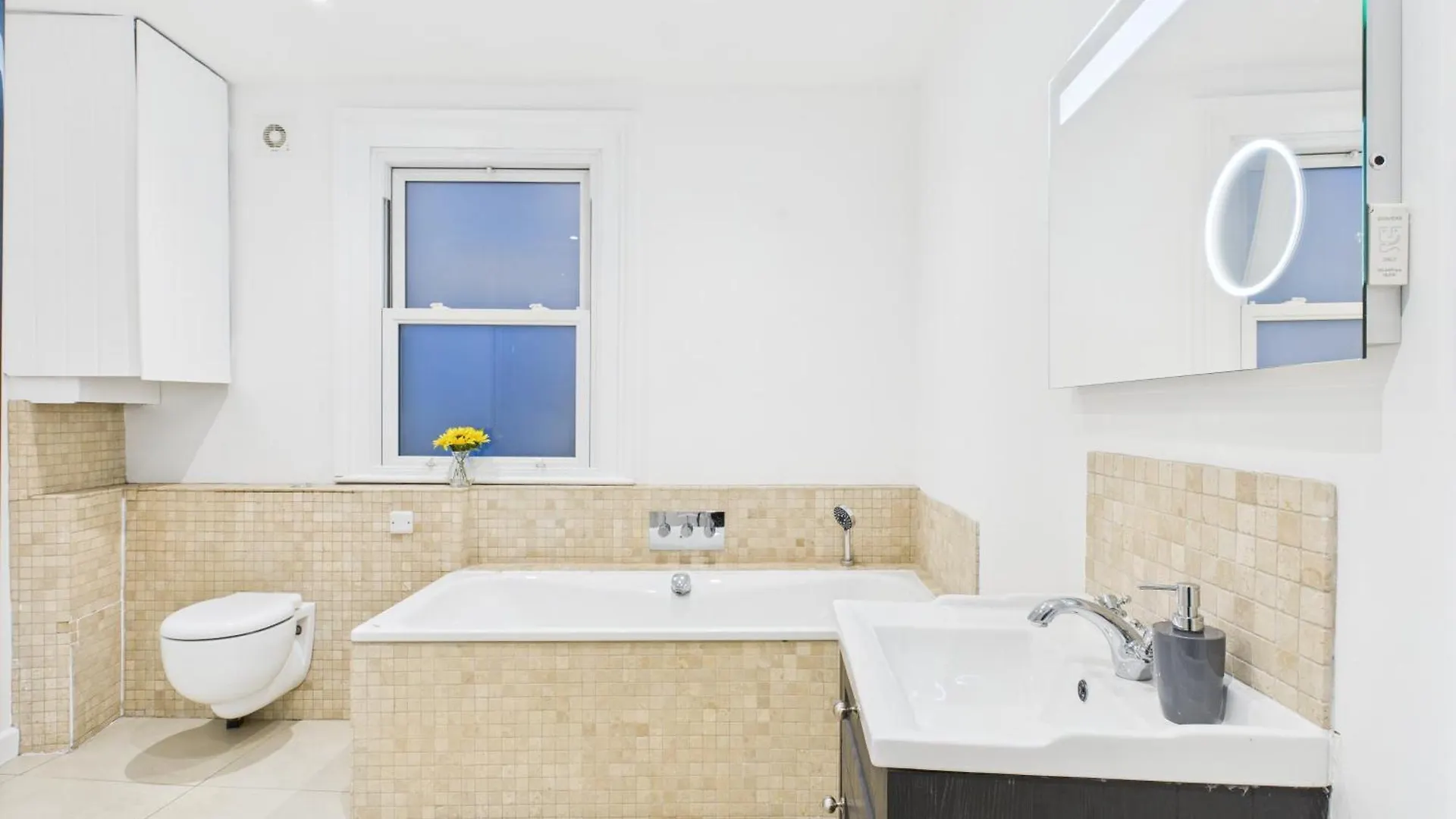 Holiday home New Queens Road Property By Signature Stays Cheltenham