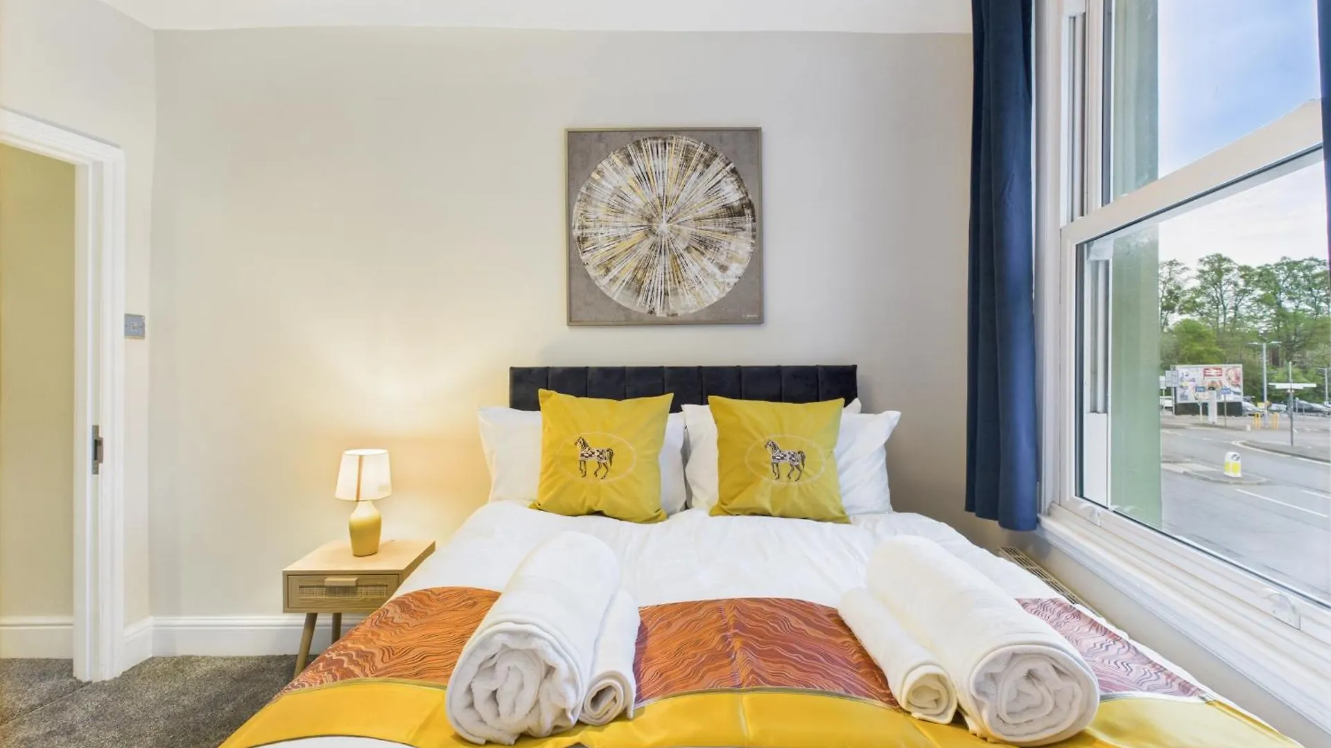 펜션 New Queens Road Property By Signature Stays 첼튼엄